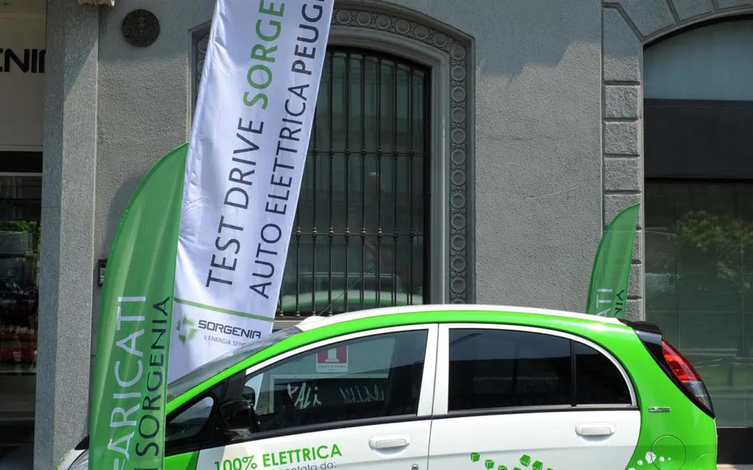 Peugeot consegna a Sorgenia le prime due auto elettriche iOn a emissioni zero
