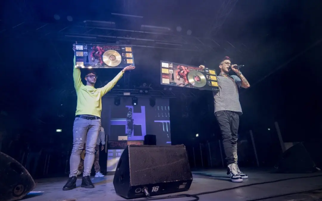 All’asta per combattere il bullismo il disco d’oro di Charlie Charles e Sfera Ebbasta