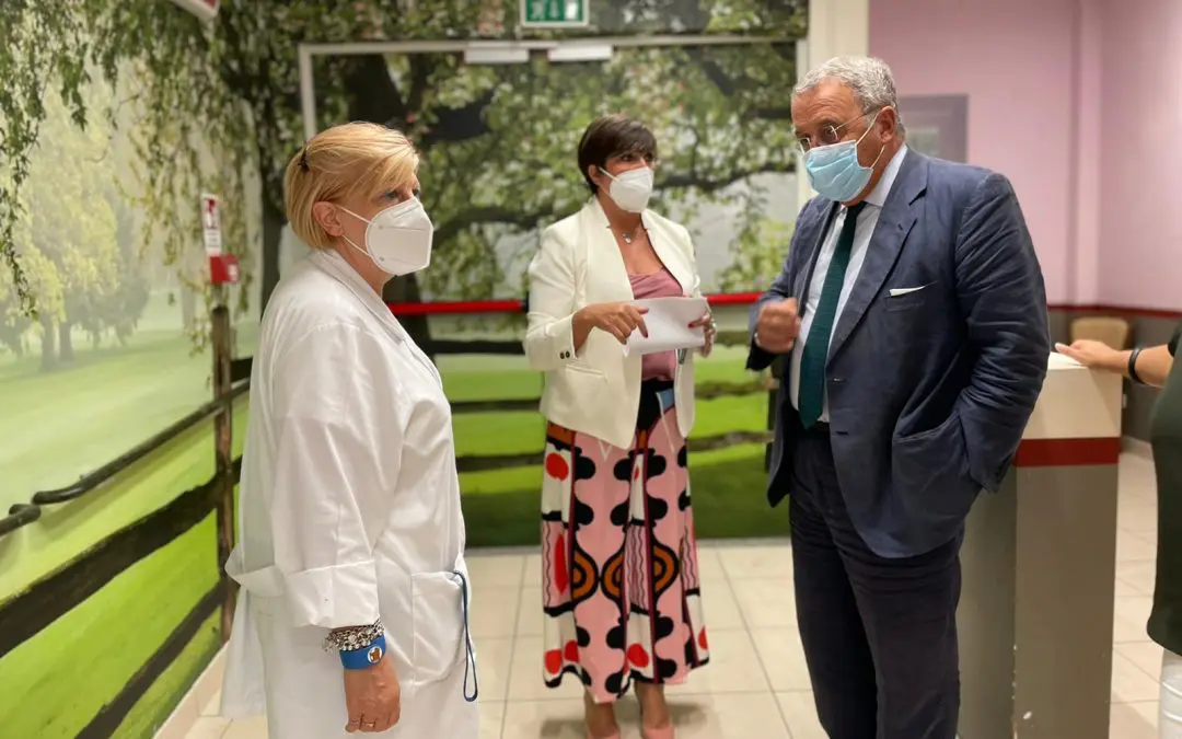 Prendersi cura dei pazienti affetti da demenza come a casa: a Villaggio Amico se ne discute nel mese dell’Alzheimer