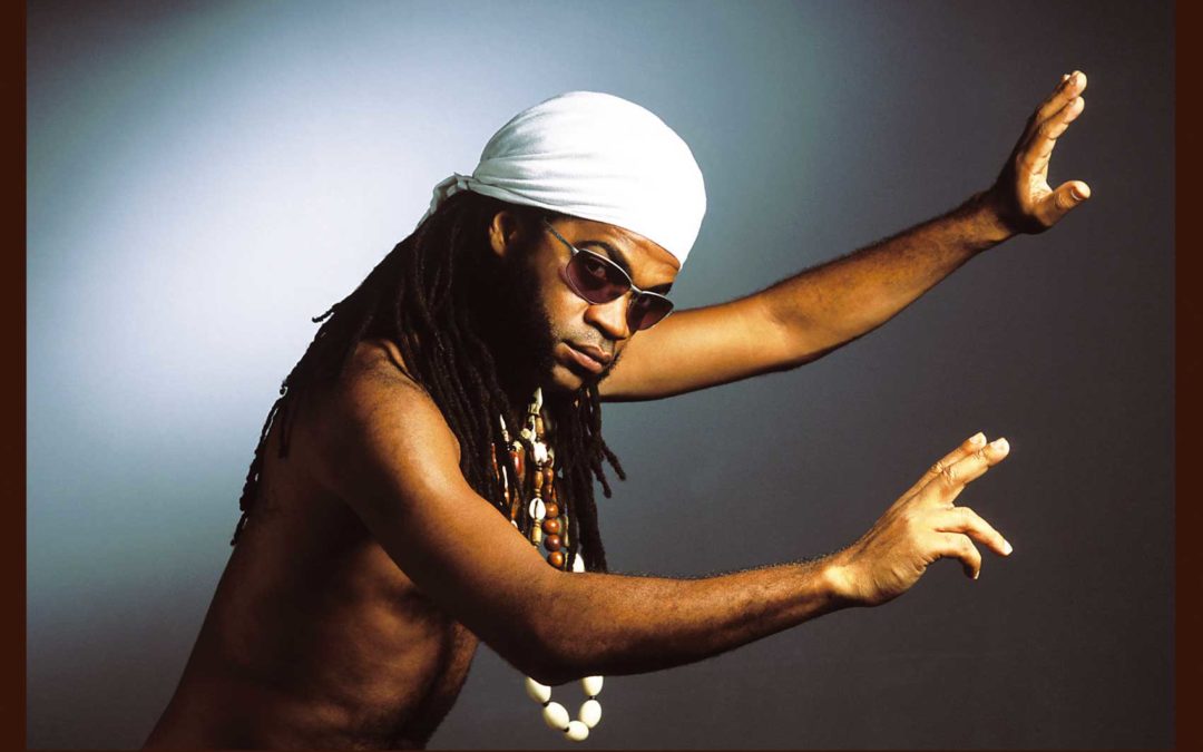 Carisma e classe: Carlinhos Brown!