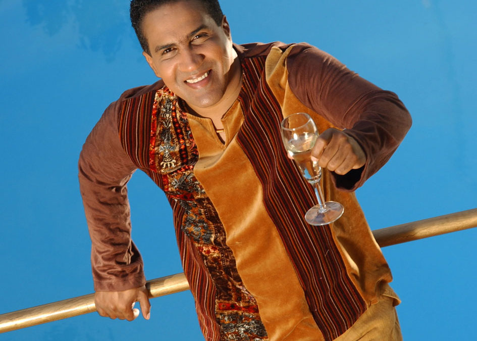 Arriva a Milano Kinito Mendez la leggenda vivente di Santo Domingo. Una serata di grande merengue con il più grande
artista del mondo di questo genere musicale