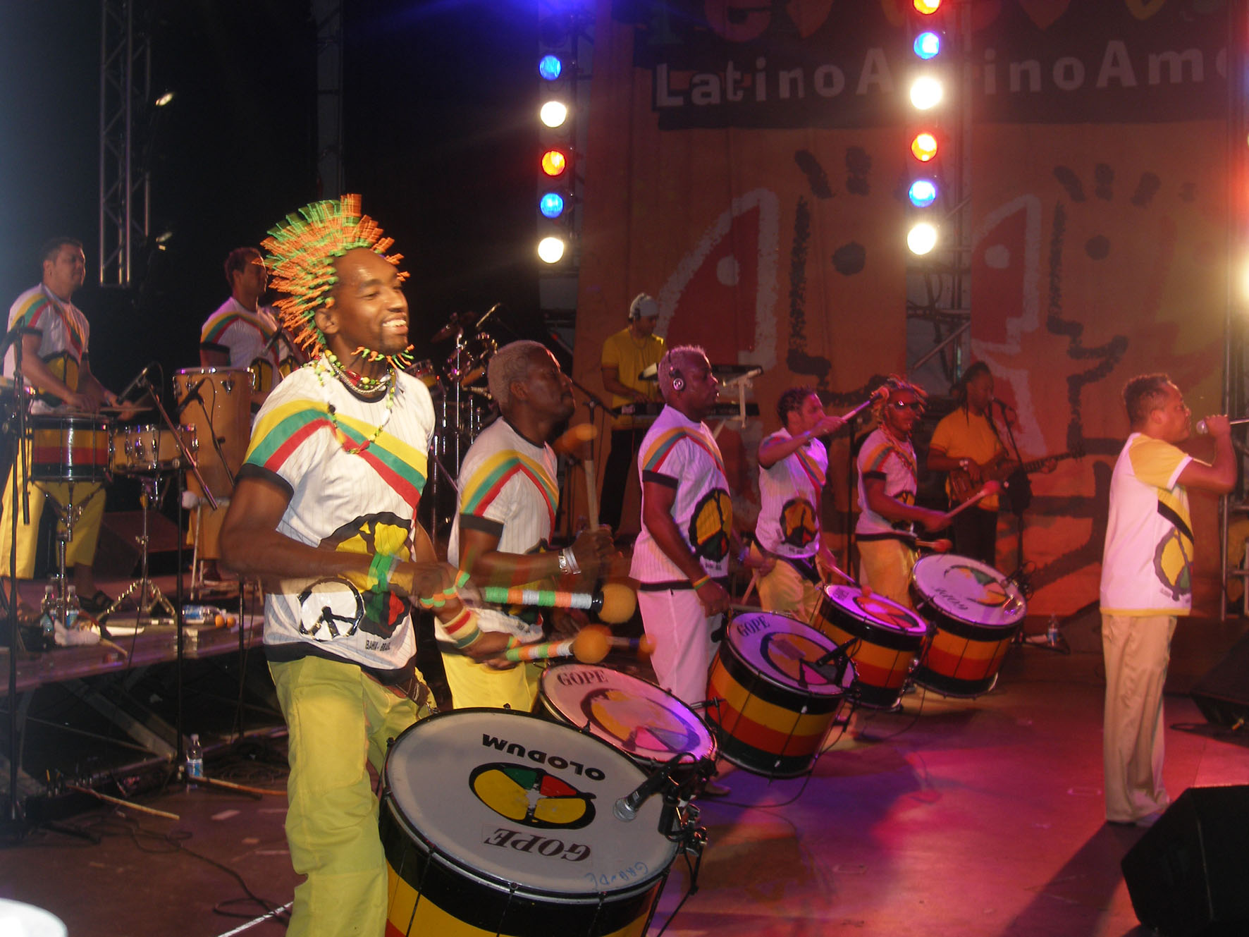 LatinoAmericando omaggia gli Olodum, “ministri” della musica brasiliana