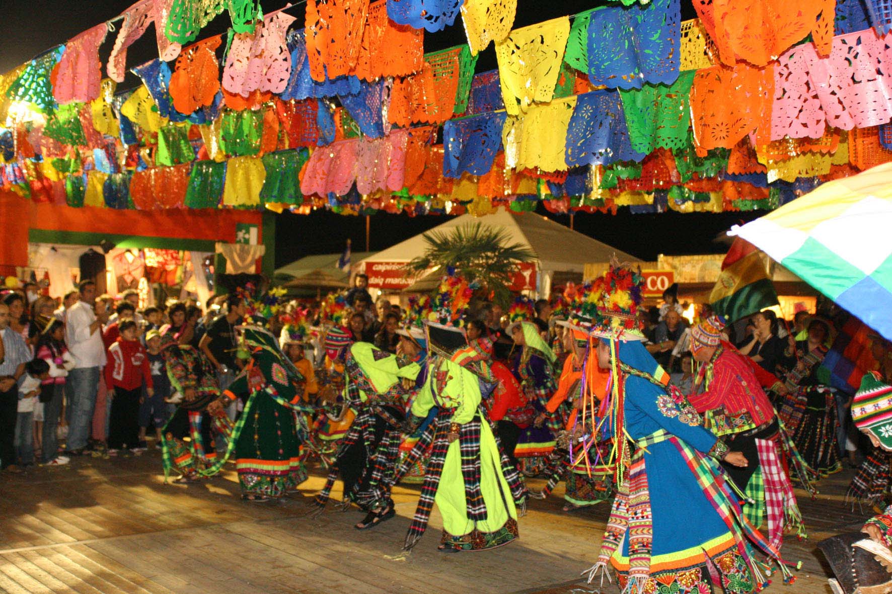 Il Festival LatinoAmericando colora Milano con uno splendido “Carnaval” e dà appuntamento alla diciassettesima 

edizione nel 2007