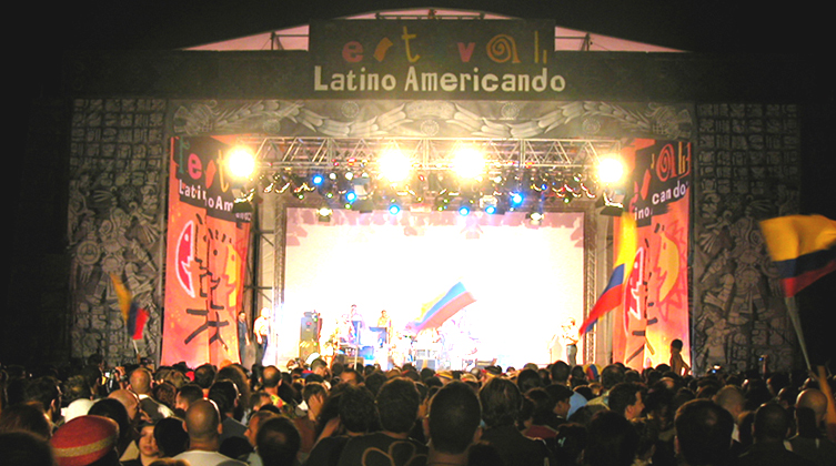 Dopo sessantadue giorni di successi si chiude il Festival LatinoAmericando. Più di 850.000 gli spettatori amanti di 

musica, cibo e cultura