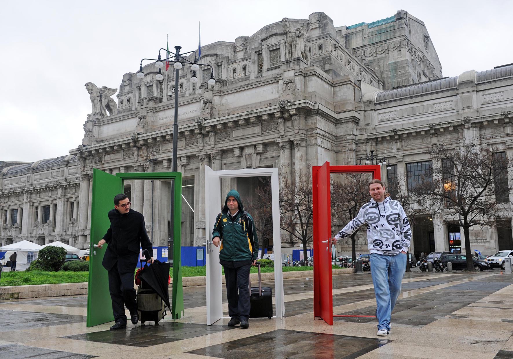 Tricolore di porte oggi a Milano – Stazione Centrale