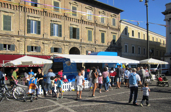 ’Il Bus Piccolini’ gira l’Italia con Egg Events