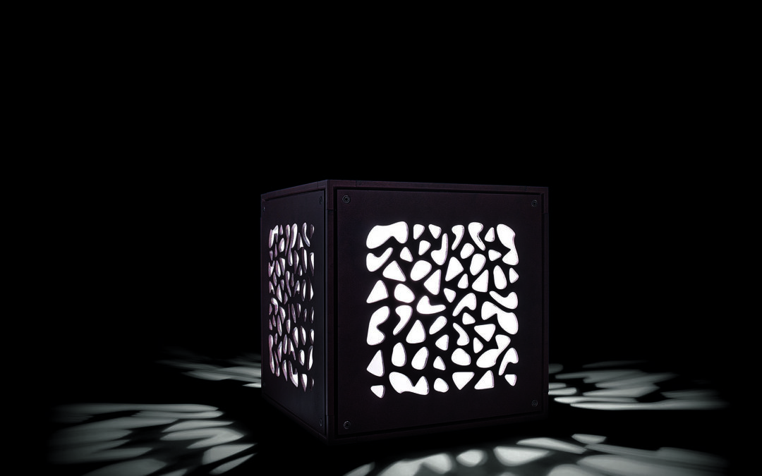 Performance in Lighting illumina le composizioni poetiche di Hortensia al Fuorisalone.