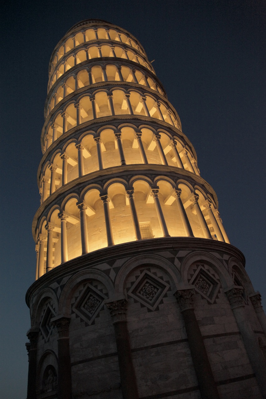 La Torre di Pisa si accende con Targetti per la Luminara di San Ranieri