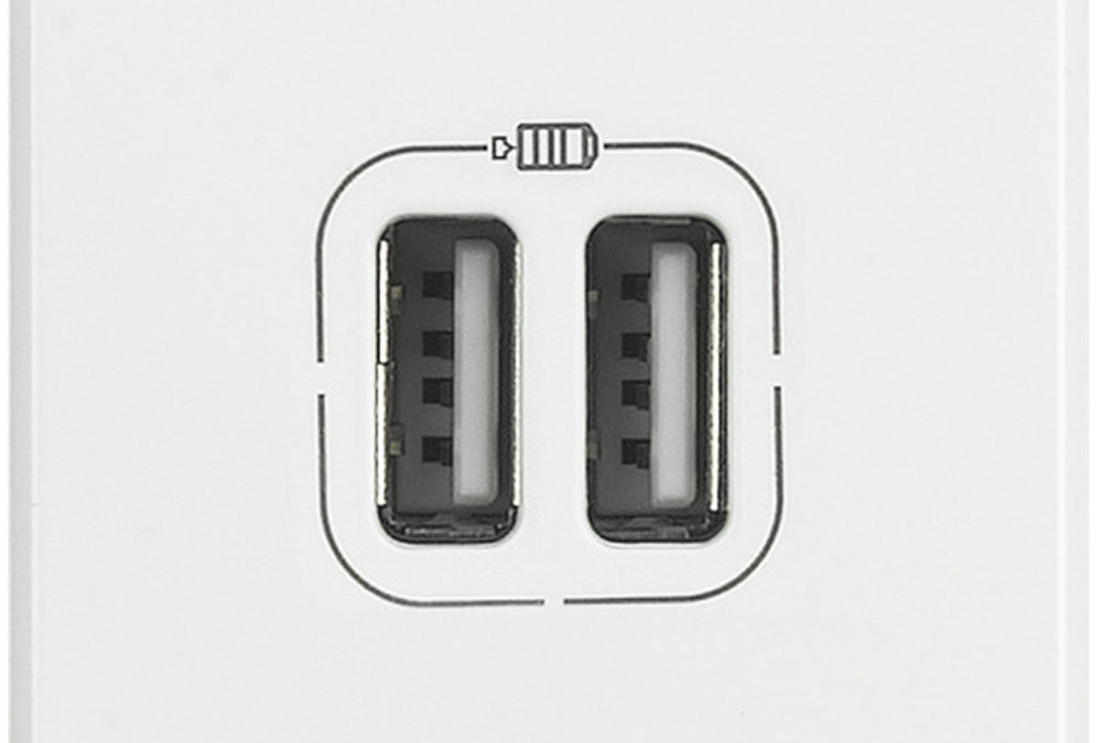 Nuovi caricatori USB BTicino, anche in versione a induzione, una pratica alternativa al tradizionale caricabatteria