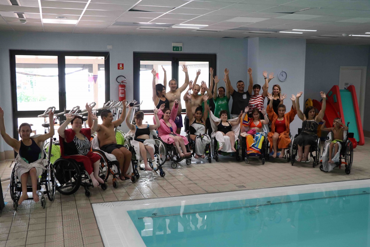 Al Villaggio Amico appuntamento in piscina con il campione mondiale di sci nautico Daniele Cassioli