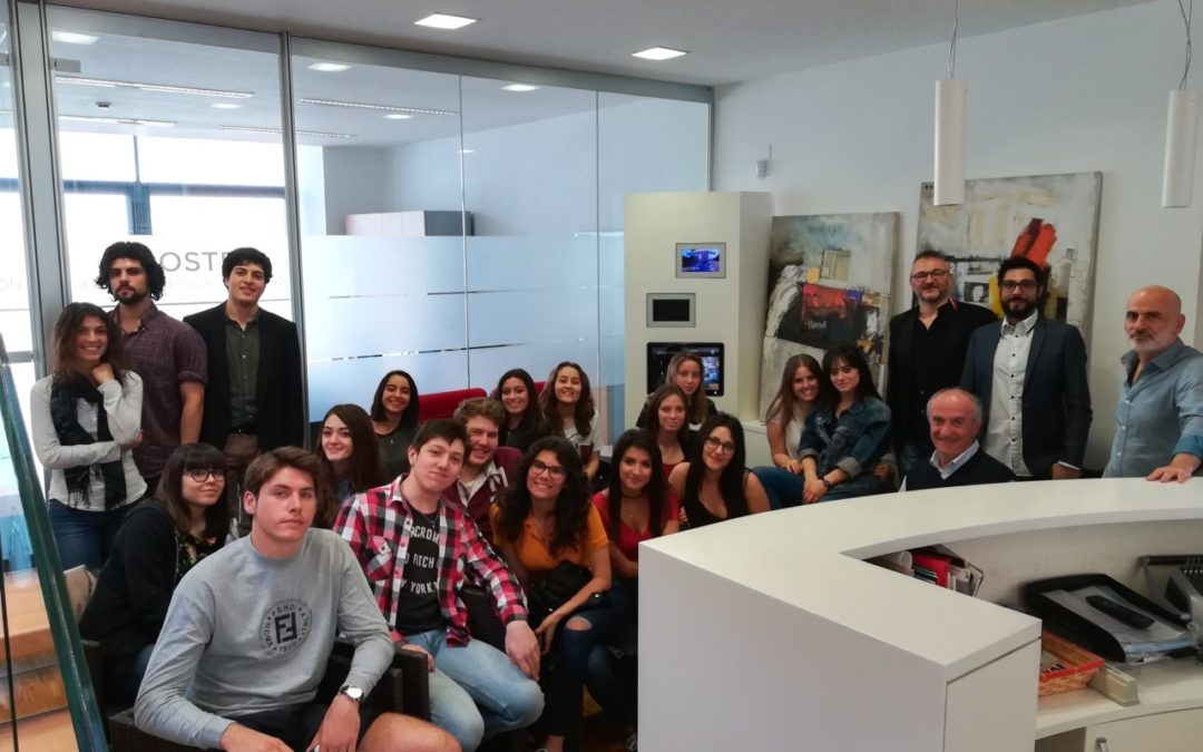 Acqua Group torna al liceo con RIGHTrash