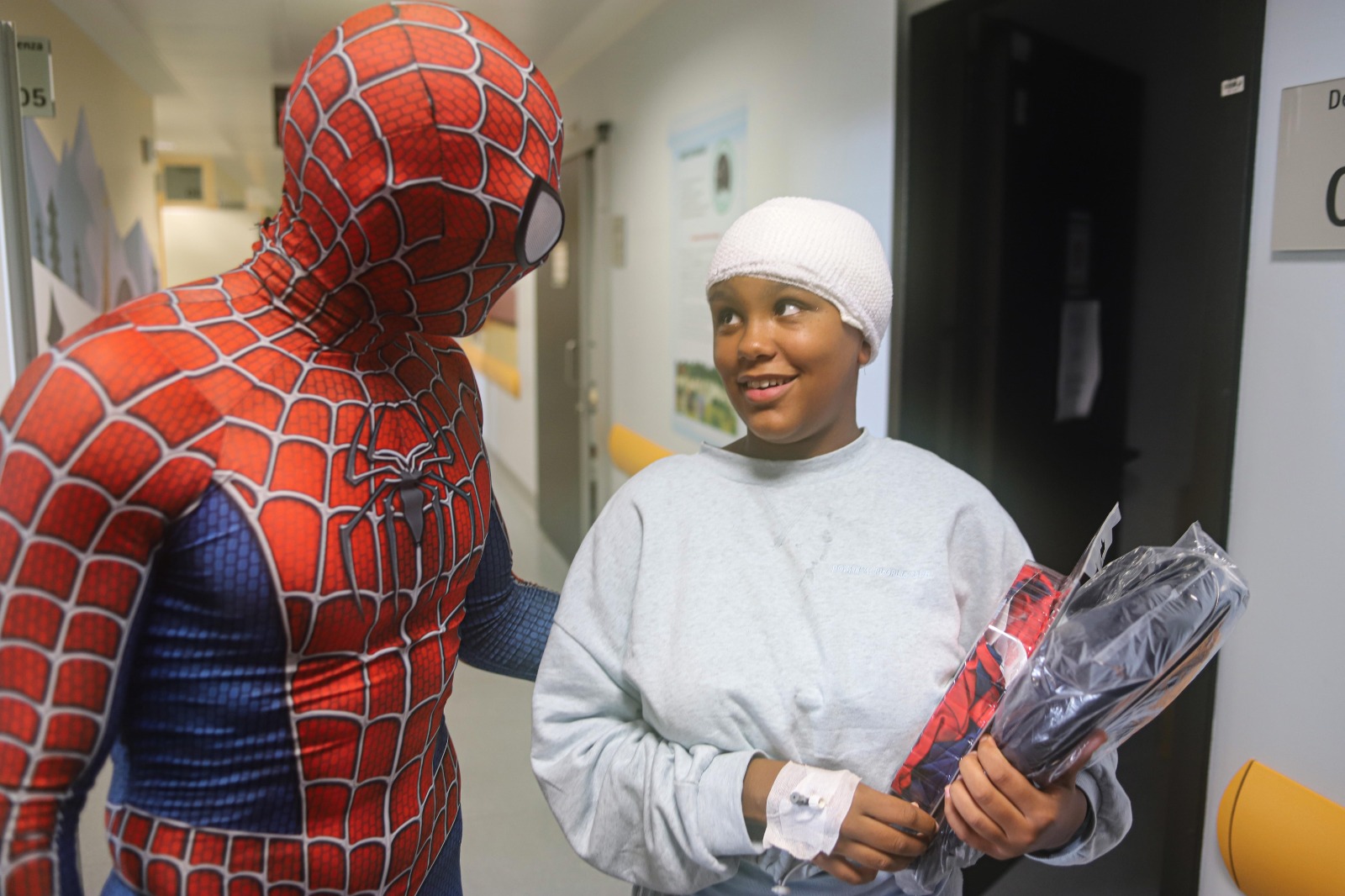 MediCinema Italia e Grande Ospedale Metropolitano Niguarda portano Spiderman nel reparto di pediatria