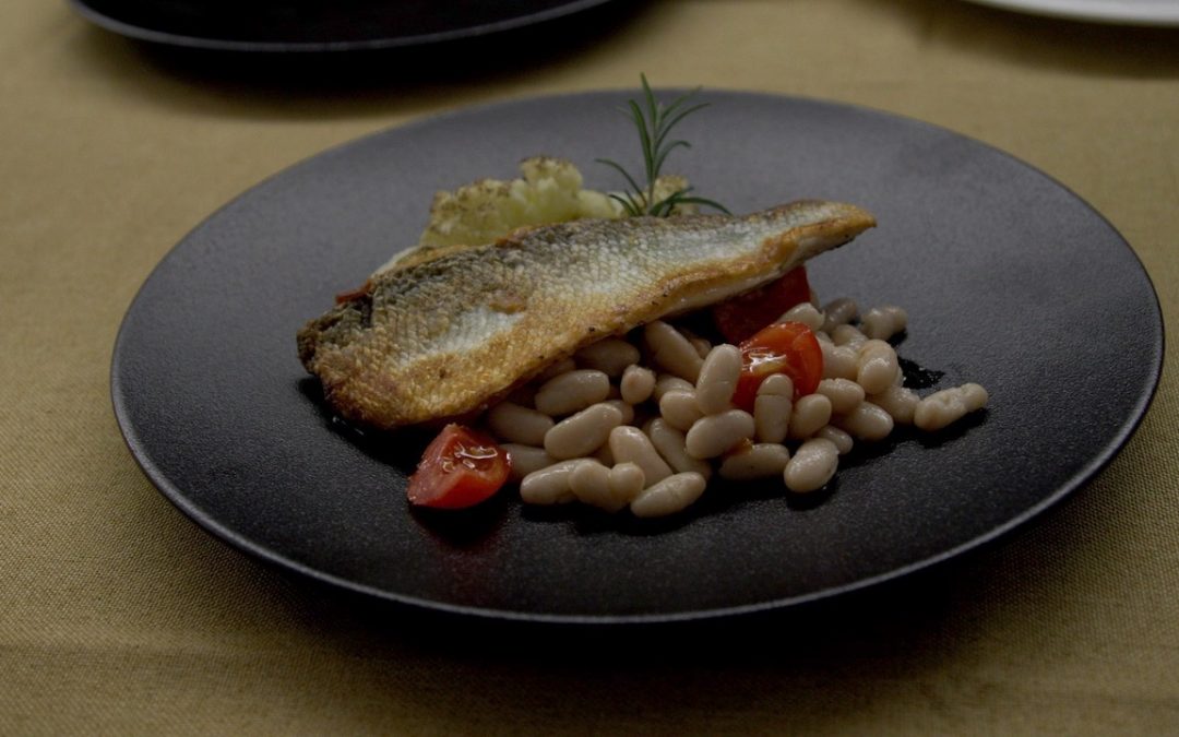 Tutto il sapore dei branzini di Aqua de Mâ in una ricetta dello Chef Paolo Passano