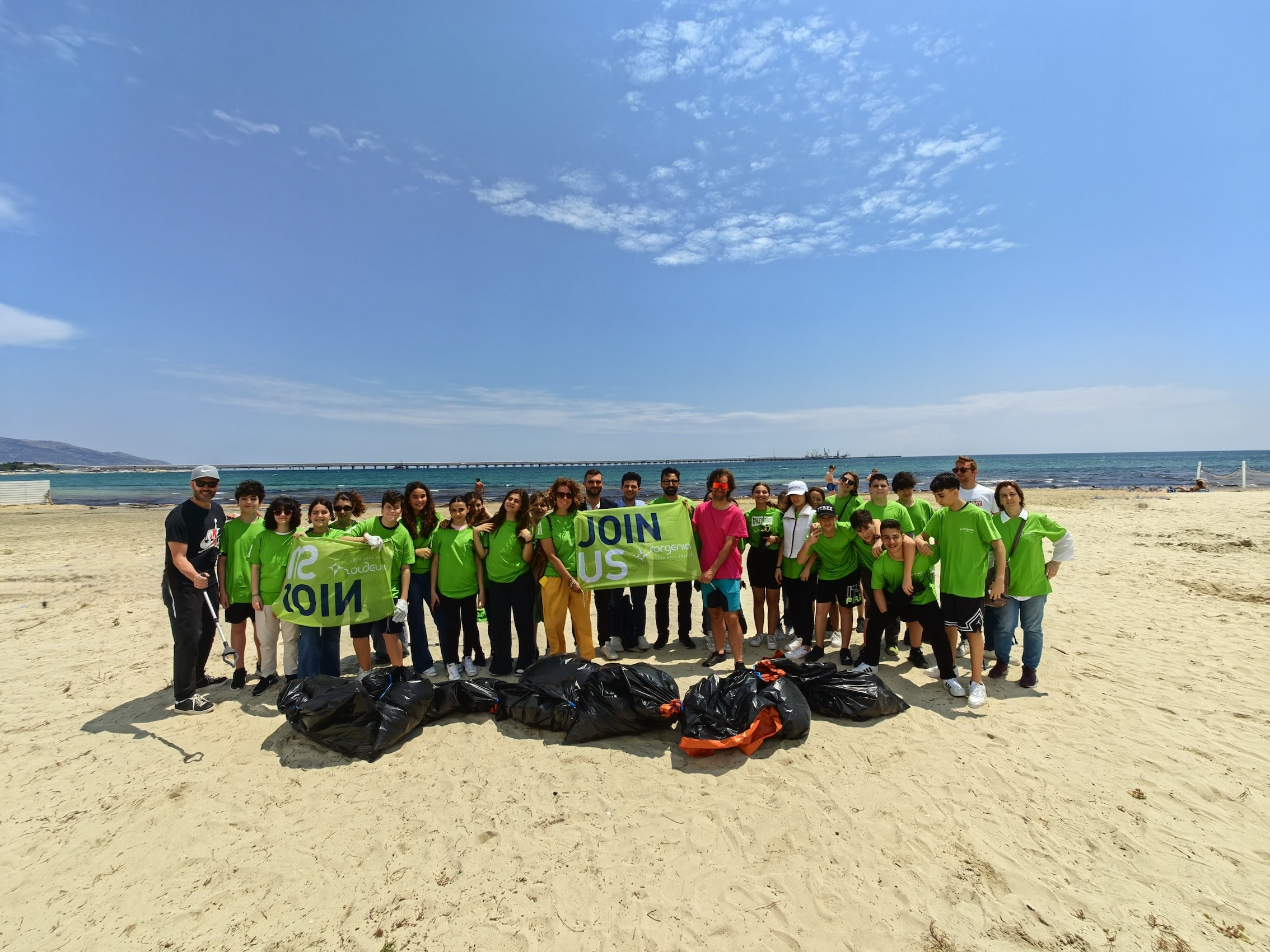 Plogging a Manfredonia: Sorgenia con il progetto M.A.R.E. nella spiaggia Castello