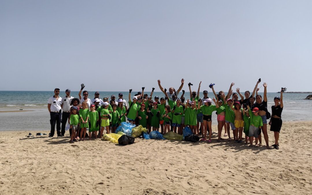 Plogging a San Benedetto del Tronto: Sorgenia con il progetto M.A.R.E. nella spiaggia a nord del porto