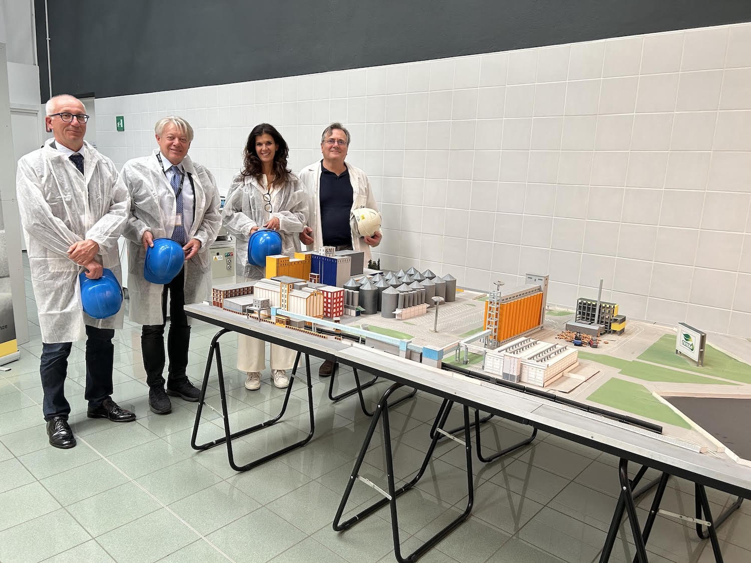 Gli onorevoli Amidei e Toffanin in visita all’impianto EBS di Triera Power