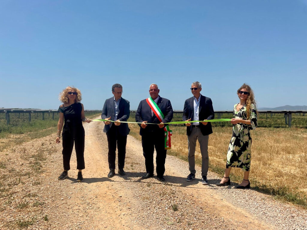 taglio del nastro impianto fotovoltaico Strillaie